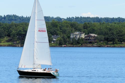 sailing-on-lake-champlain-in-vermont